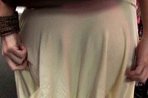 广州依轩调教女奴给男主人舔